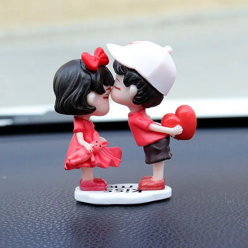 LoveDuo: Adorable Kissing Couple Car Ornaments – Add Romance to Your Ride!