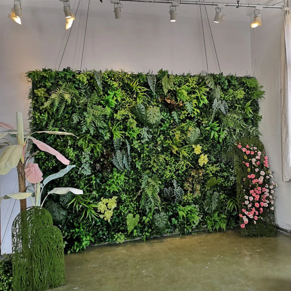 Artificial Plant Wall Reusable Grass Backdrop Wall Panel Plastic Garden Grass Flower Wall Fake Green Plant Hanging Fencing